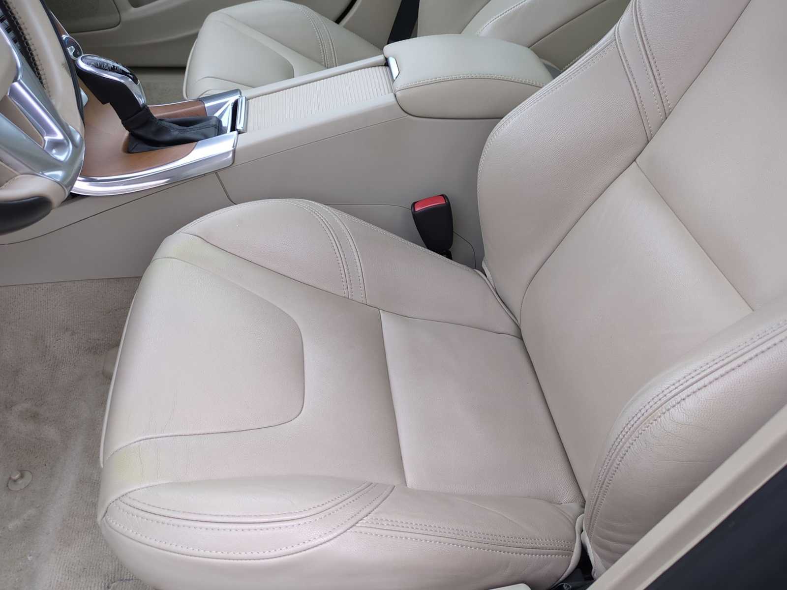 Thumbnail: 2016 Volvo S60 - 16