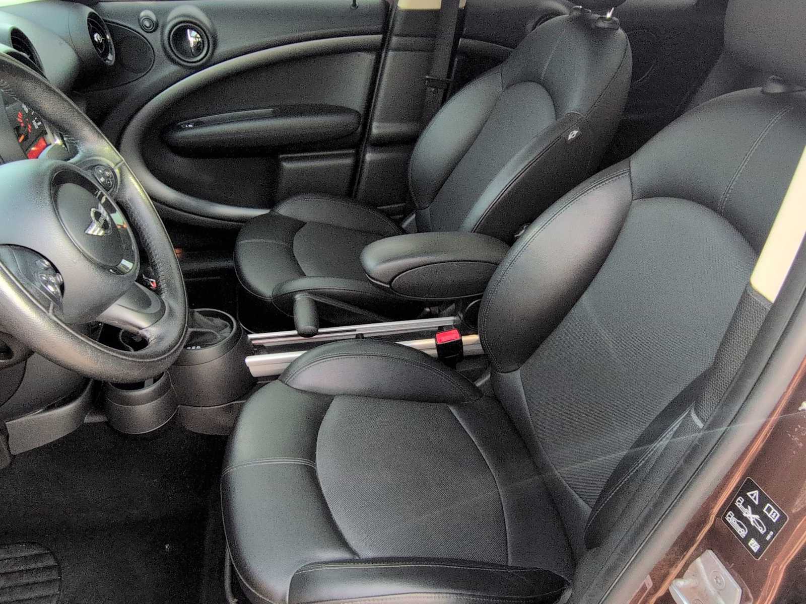 Thumbnail: 2015 MINI Cooper Countryman - 23