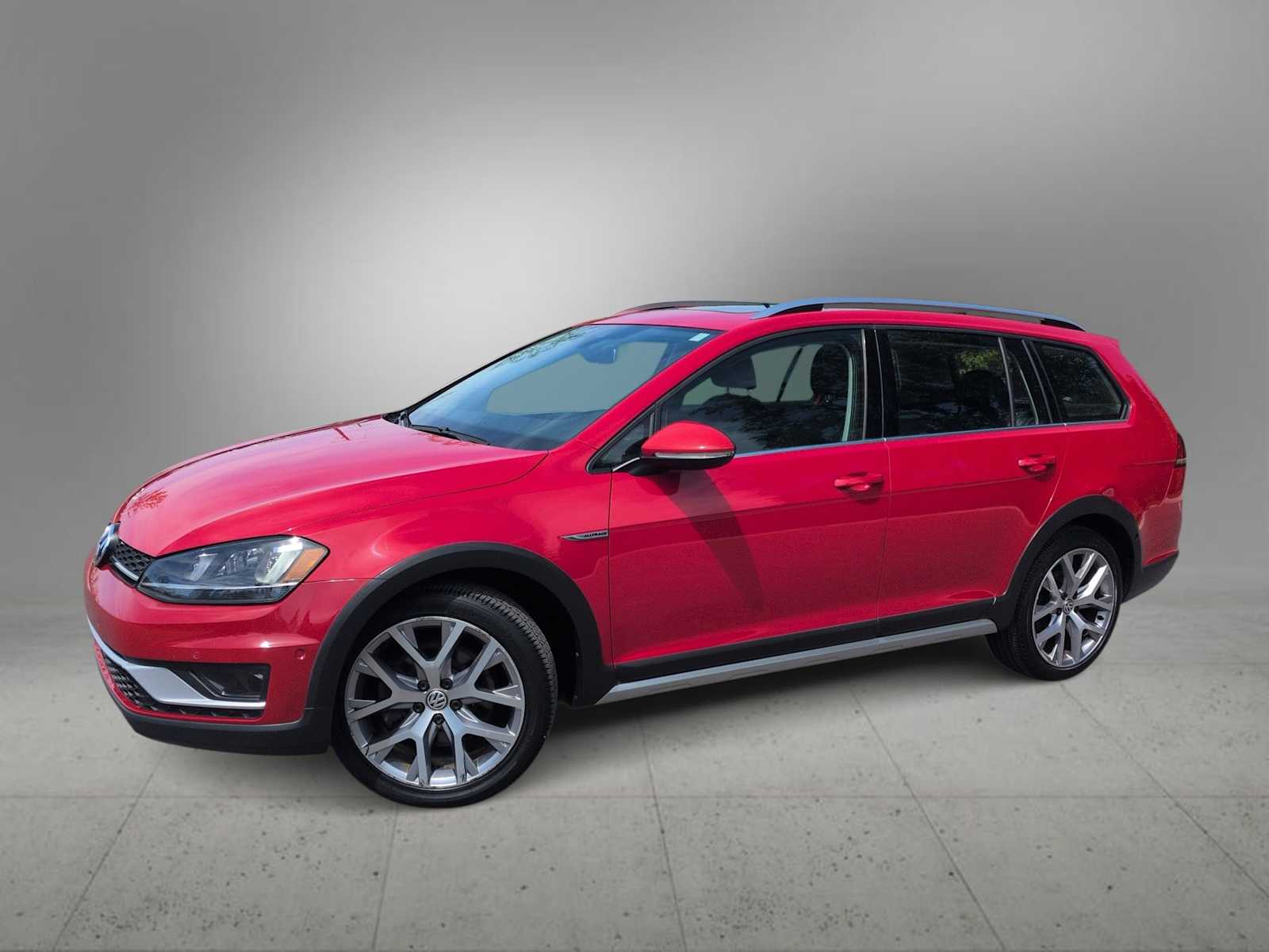 Thumbnail: 2017 Volkswagen Golf - 1