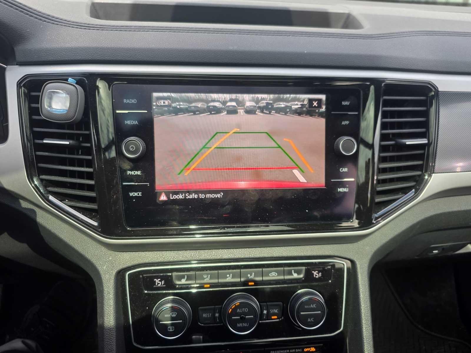 Thumbnail: 2021 Volkswagen Atlas - 15