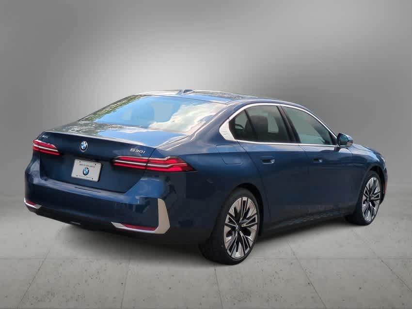 Thumbnail: 2026 BMW 5 Series - 8