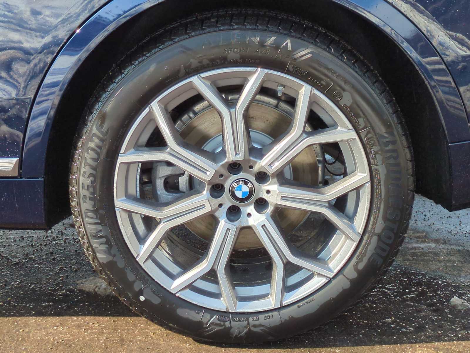 Thumbnail: 2026 BMW X7 - 13
