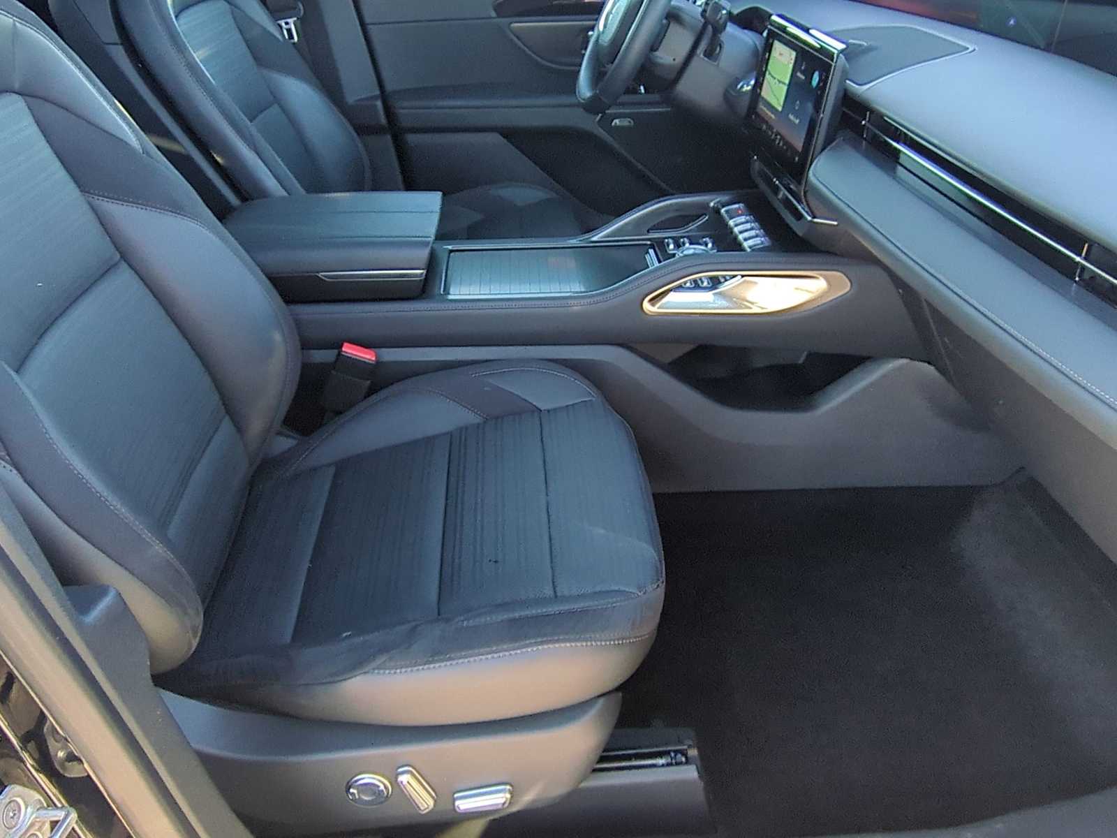 Thumbnail: 2024 Lincoln Nautilus - 31