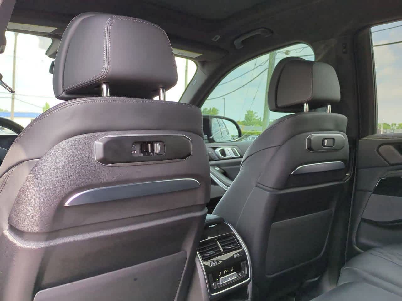 Thumbnail: 2025 BMW X7 - 17