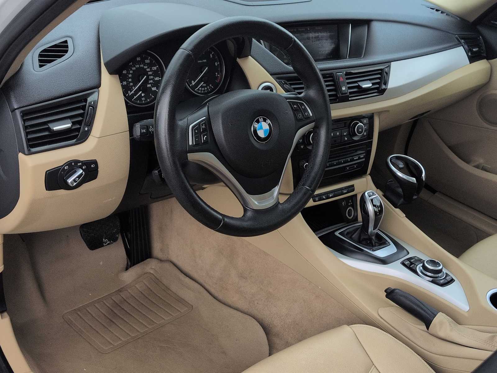 Thumbnail: 2013 BMW X1 - 10