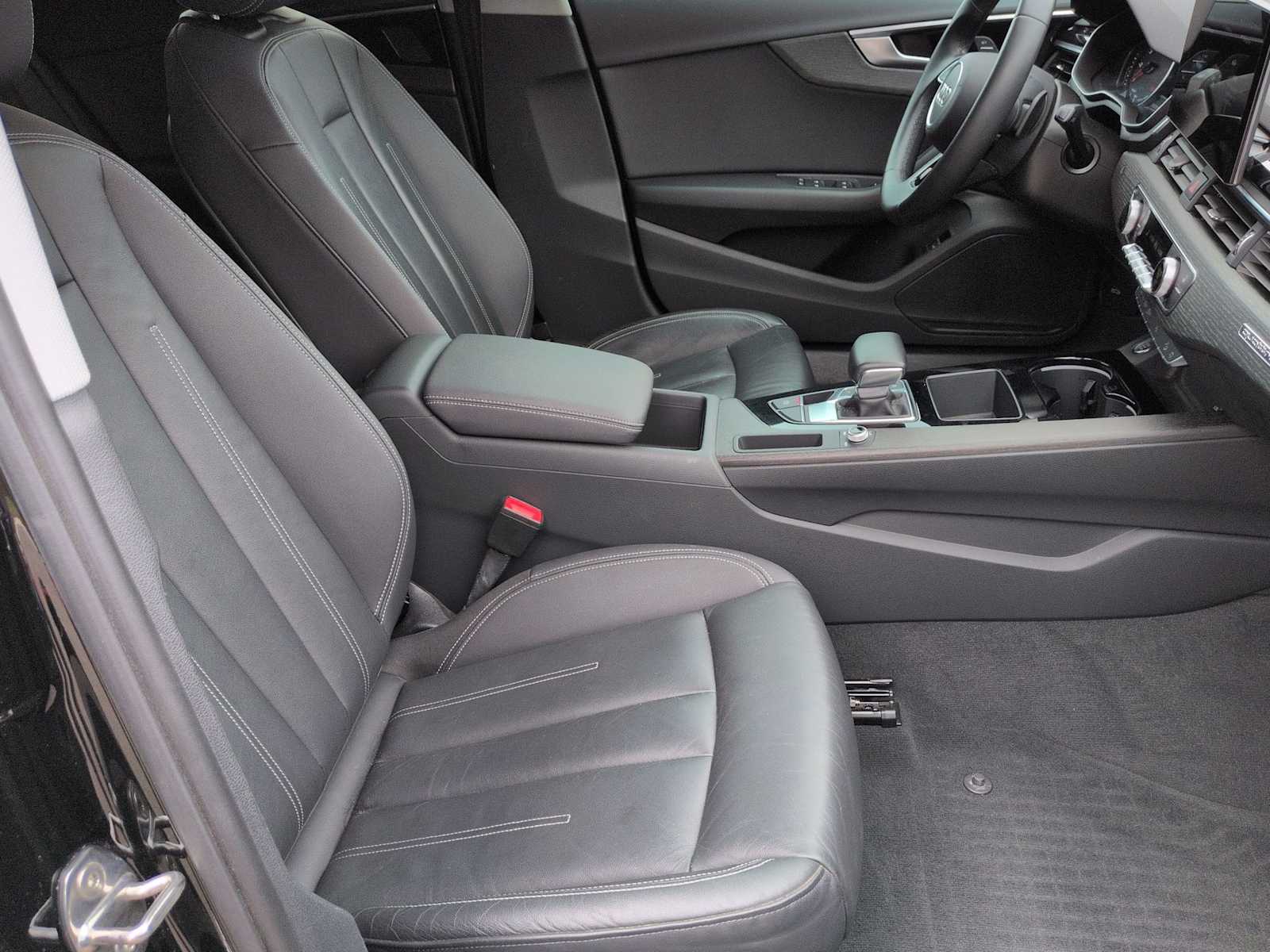 Thumbnail: 2022 Audi A4 - 22