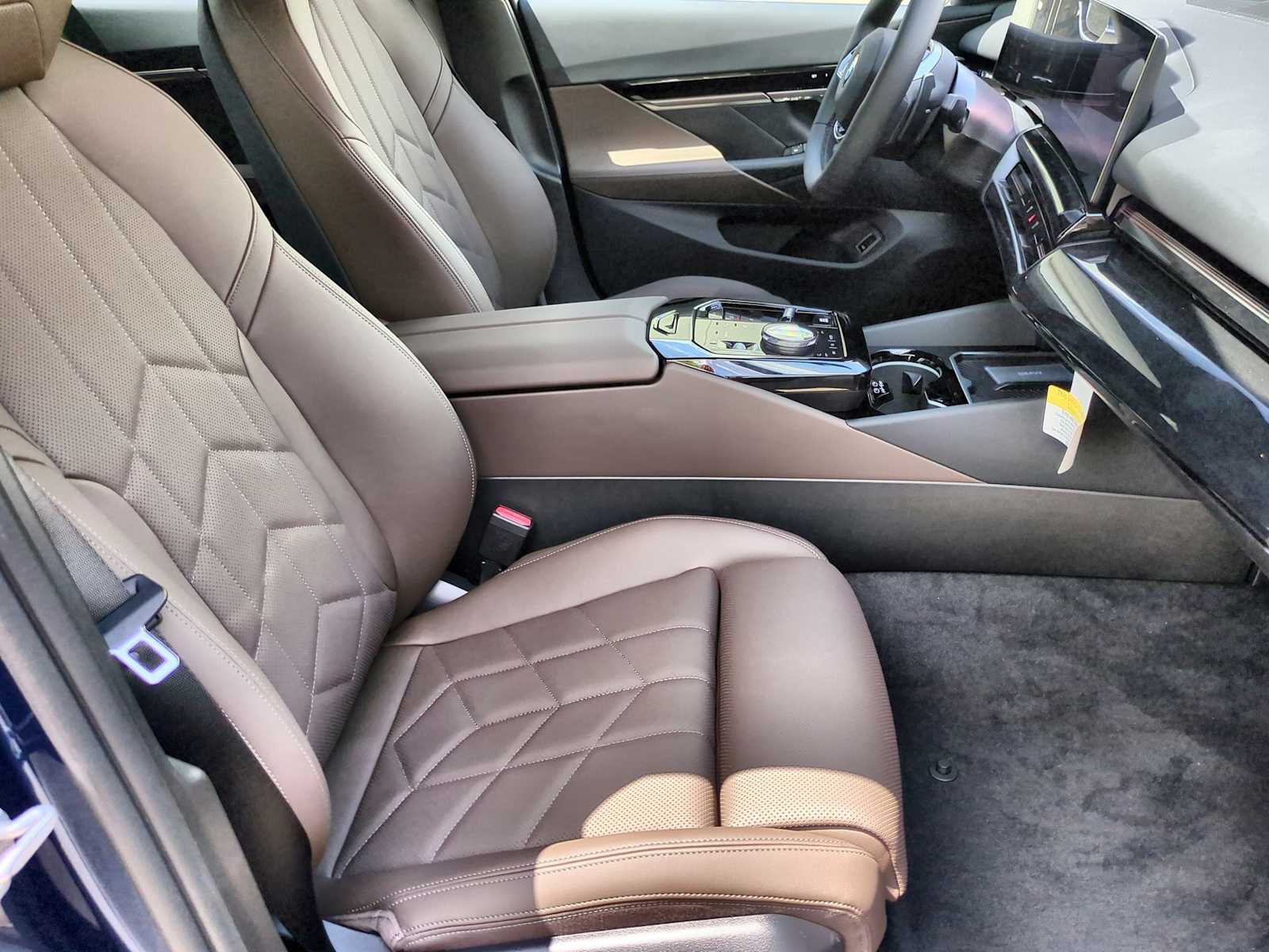 Thumbnail: 2026 BMW 5 Series - 24