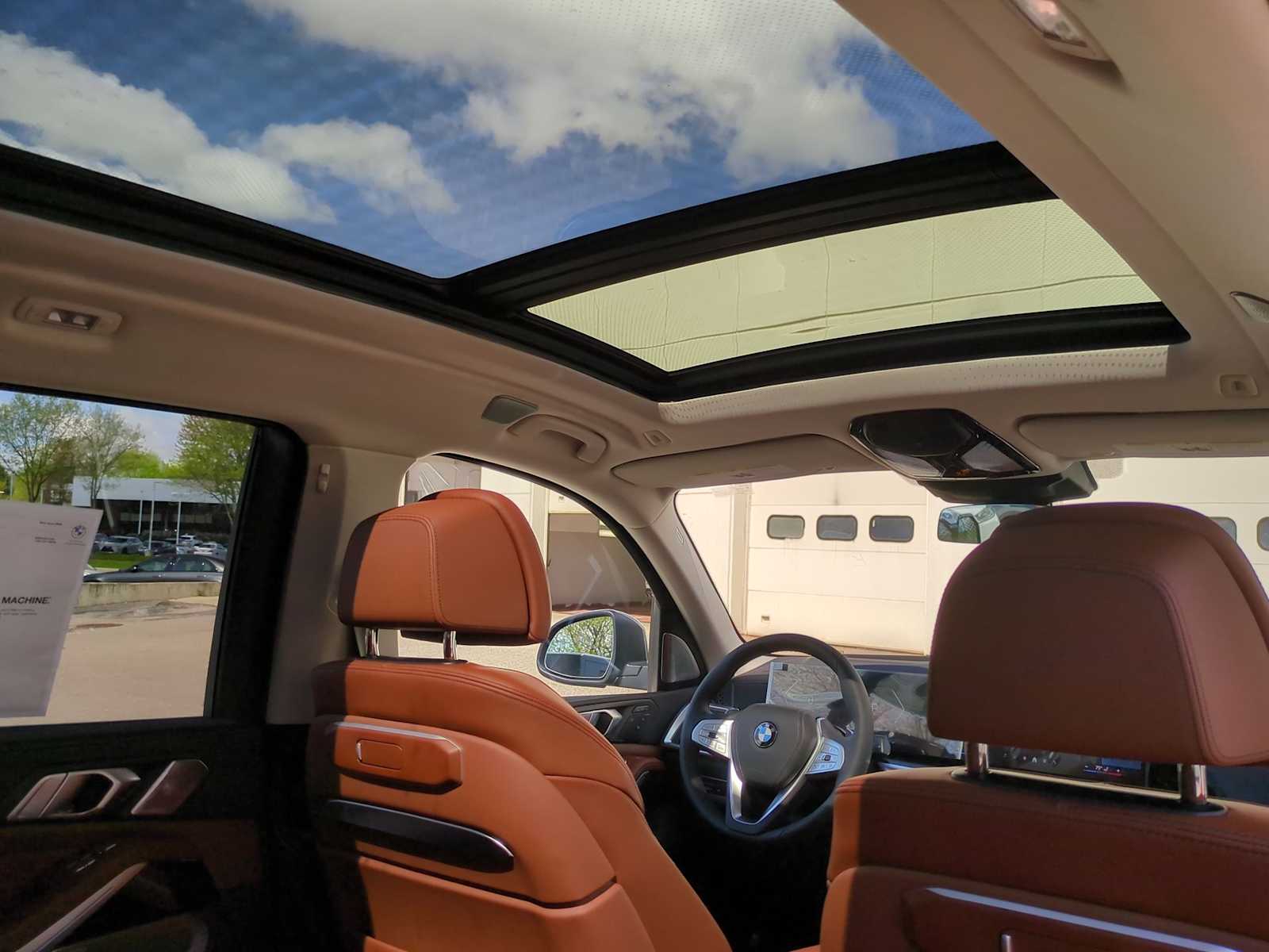 Thumbnail: 2026 BMW X7 - 23