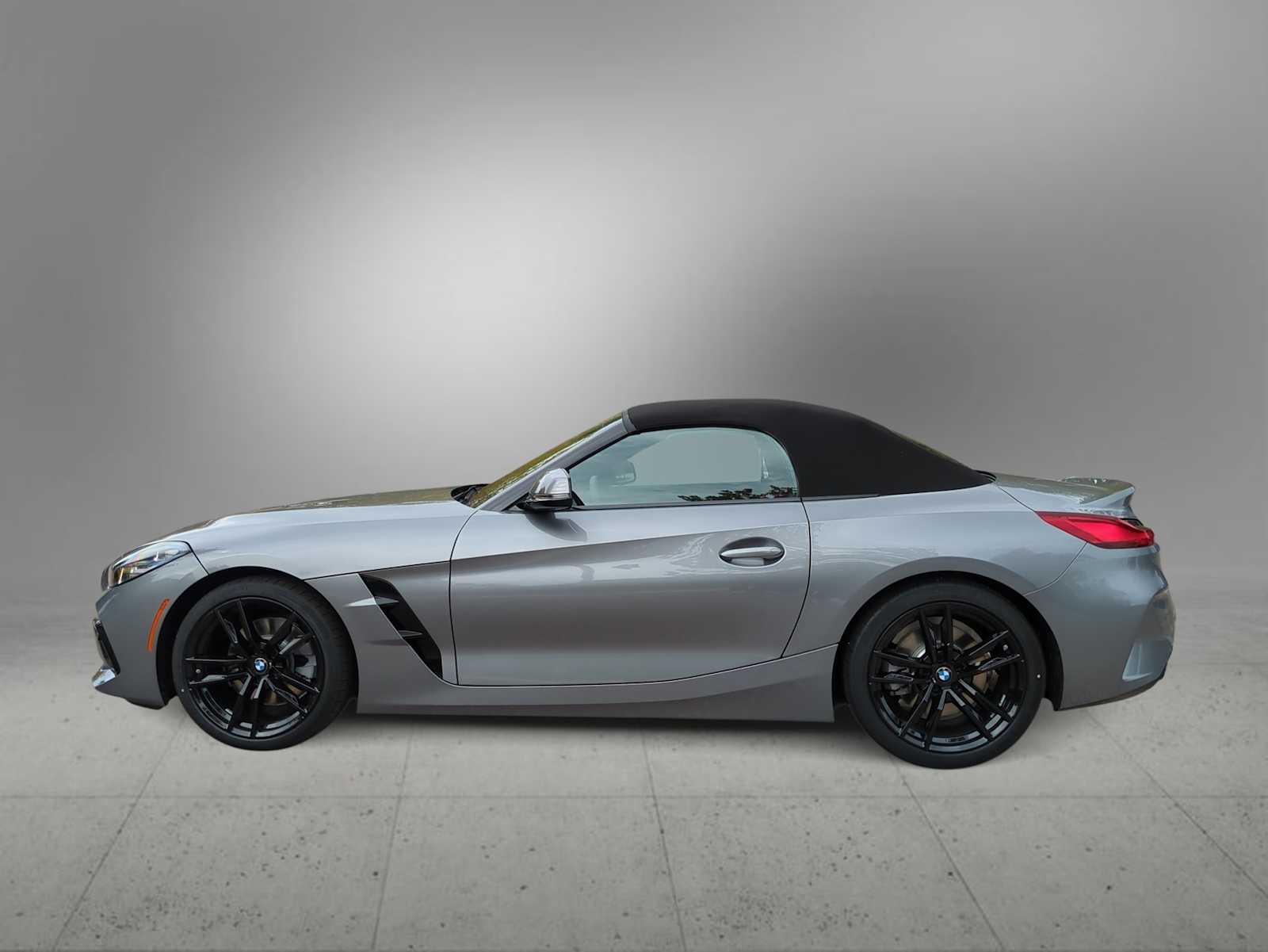 Thumbnail: 2026 BMW Z4 - 5