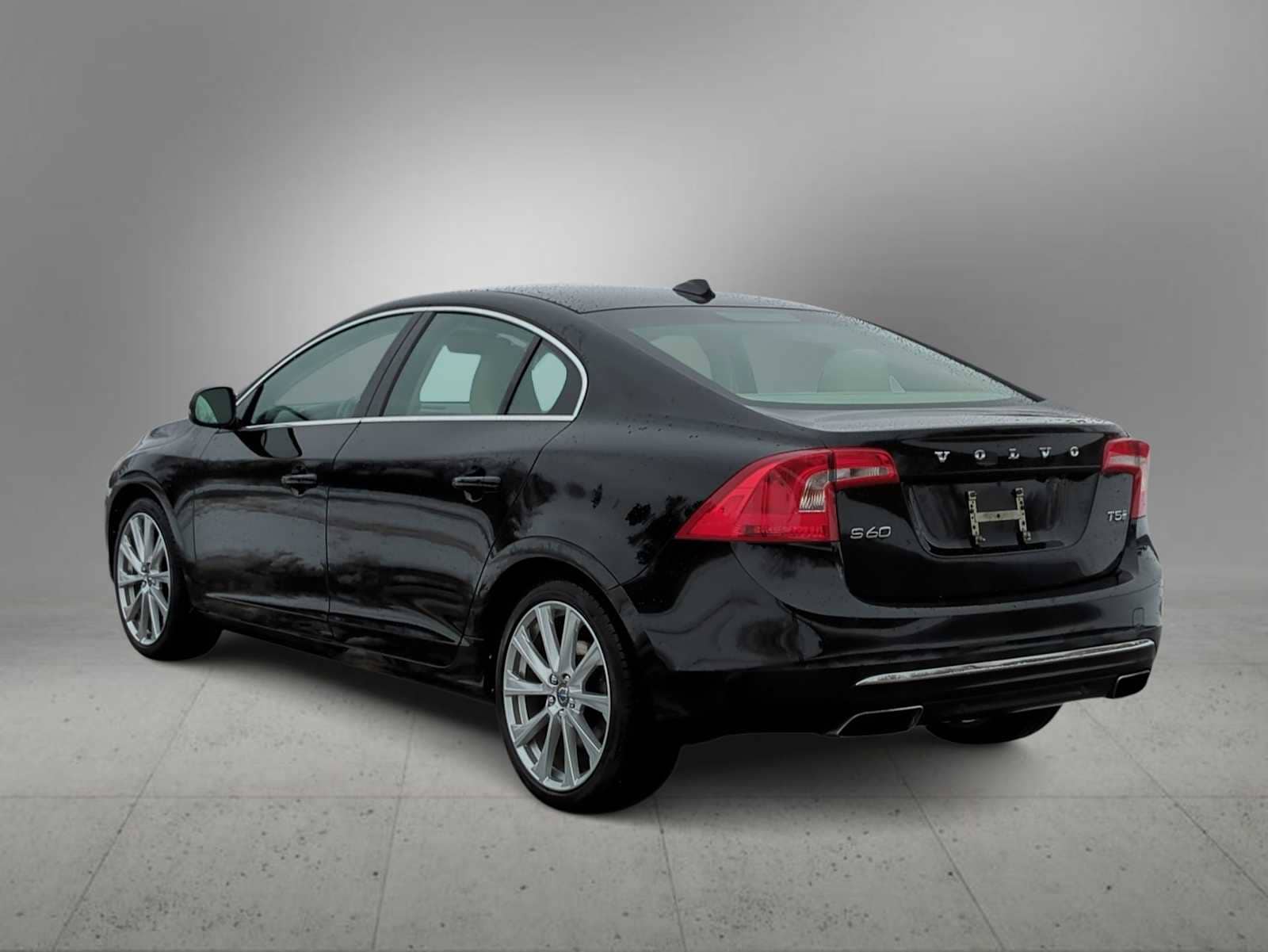 Thumbnail: 2016 Volvo S60 - 6