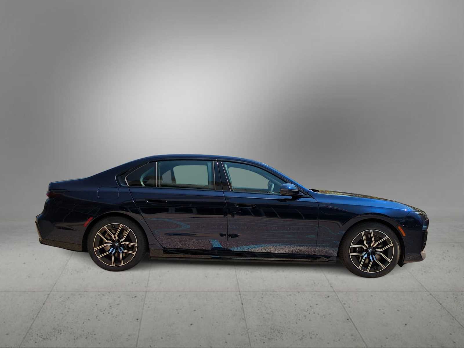 Thumbnail: 2026 BMW i7 - 9