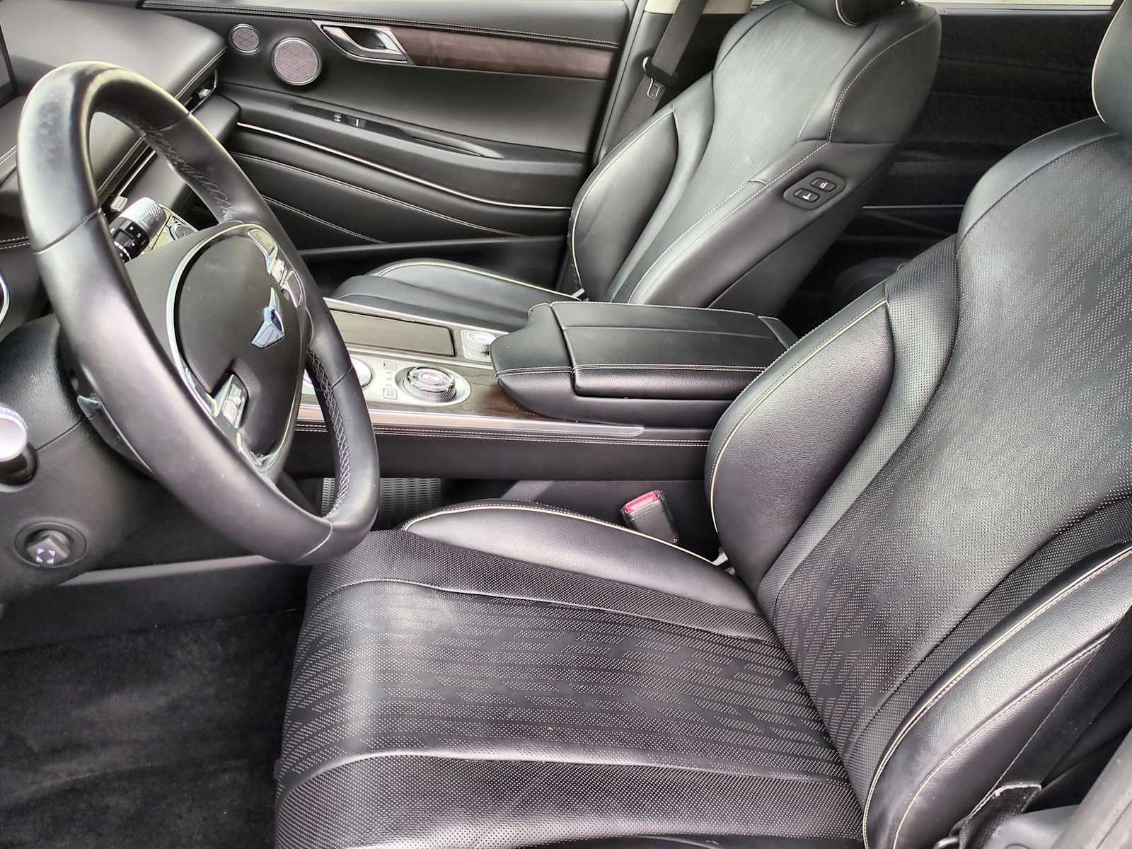 Thumbnail: 2022 Genesis GV80 - 16