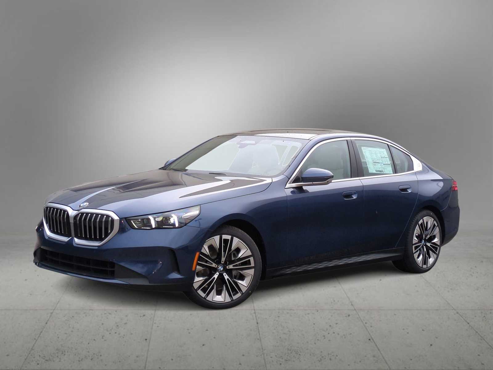 Thumbnail: 2026 BMW 5 Series - 1