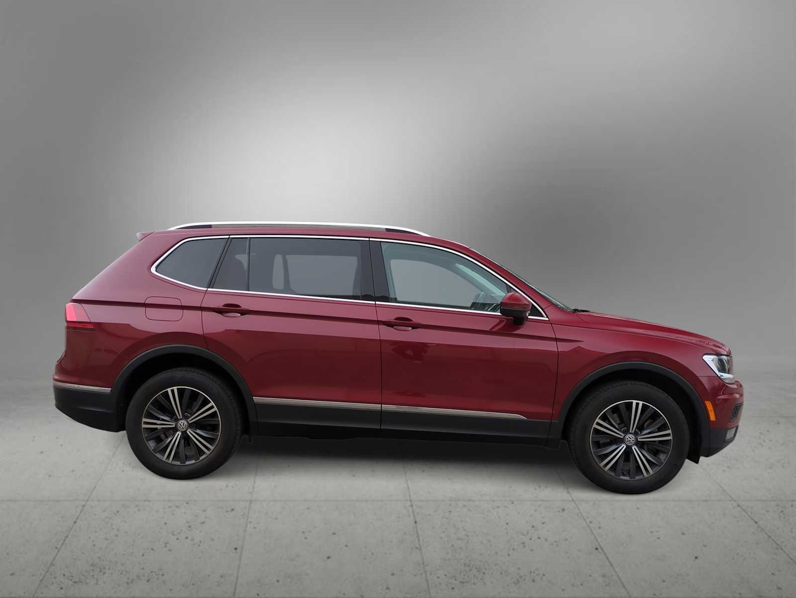 Thumbnail: 2019 Volkswagen Tiguan - 9