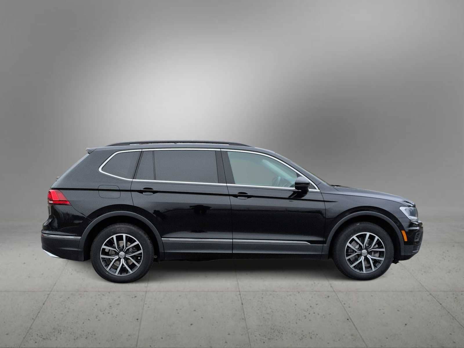 Thumbnail: 2021 Volkswagen Tiguan - 9