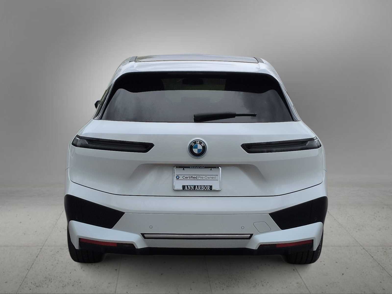 Thumbnail: 2023 BMW iX - 7