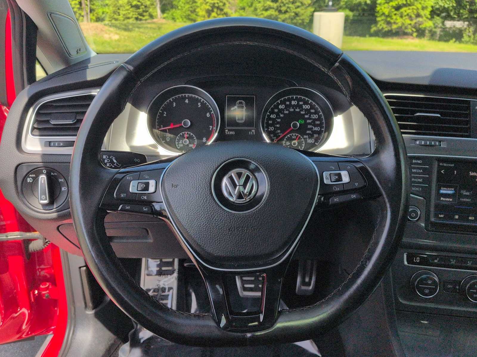 Thumbnail: 2017 Volkswagen Golf - 25