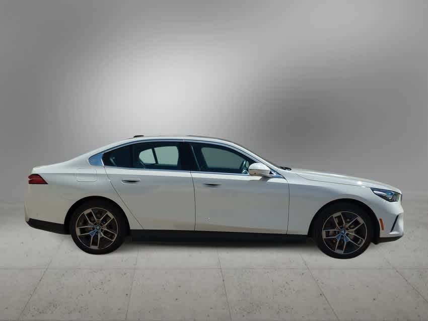 Thumbnail: 2024 BMW i5 - 9