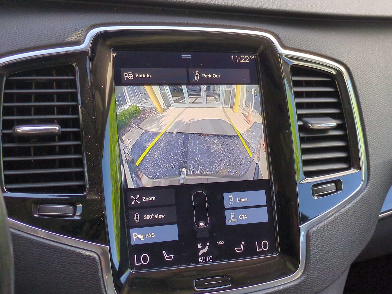 Thumbnail: 2018 Volvo XC90 - 32