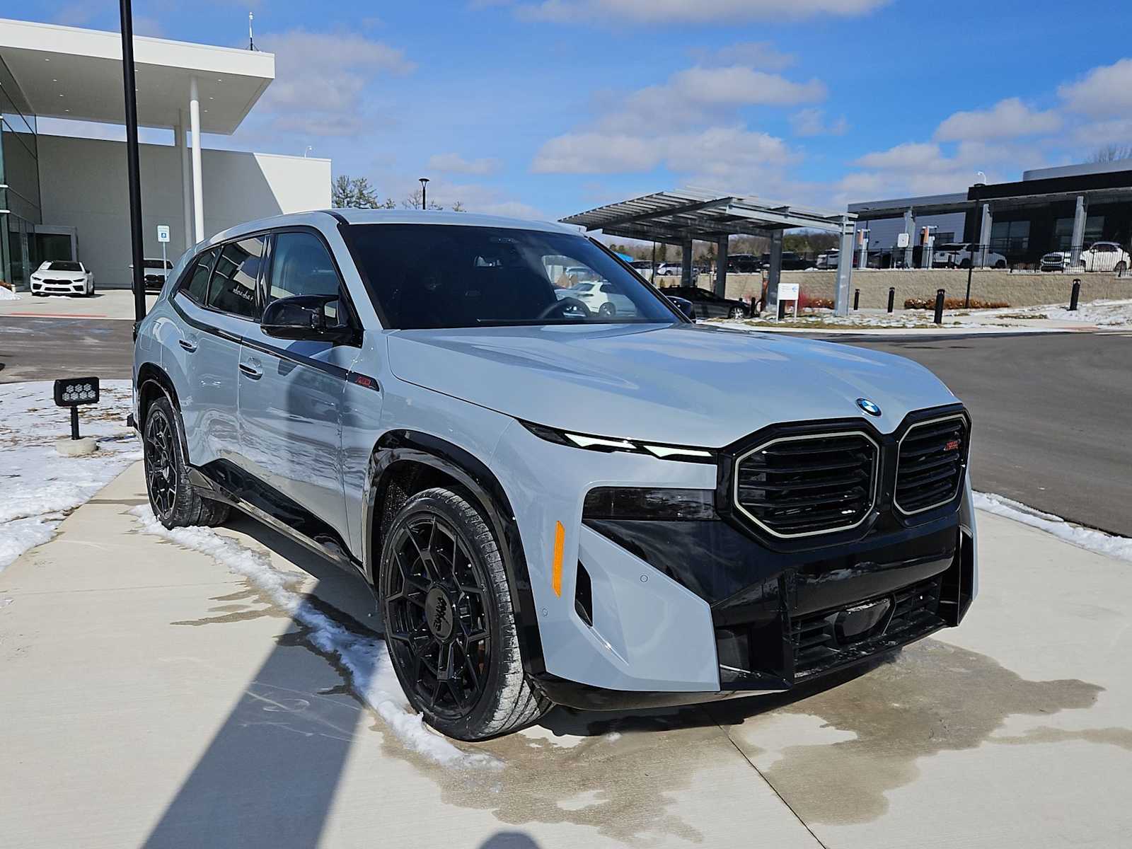 Thumbnail: 2026 BMW XM - 16