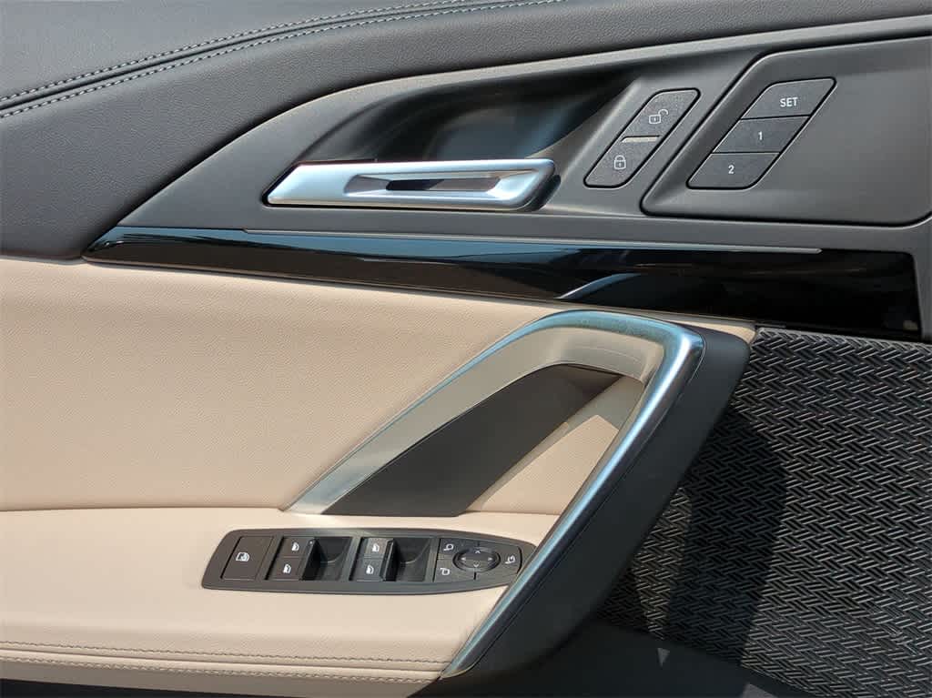 2025 BMW X1 xDrive28i 27