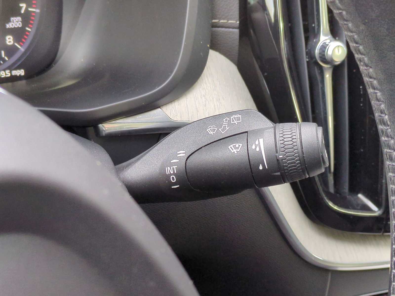 Thumbnail: 2021 Volvo XC60 - 27