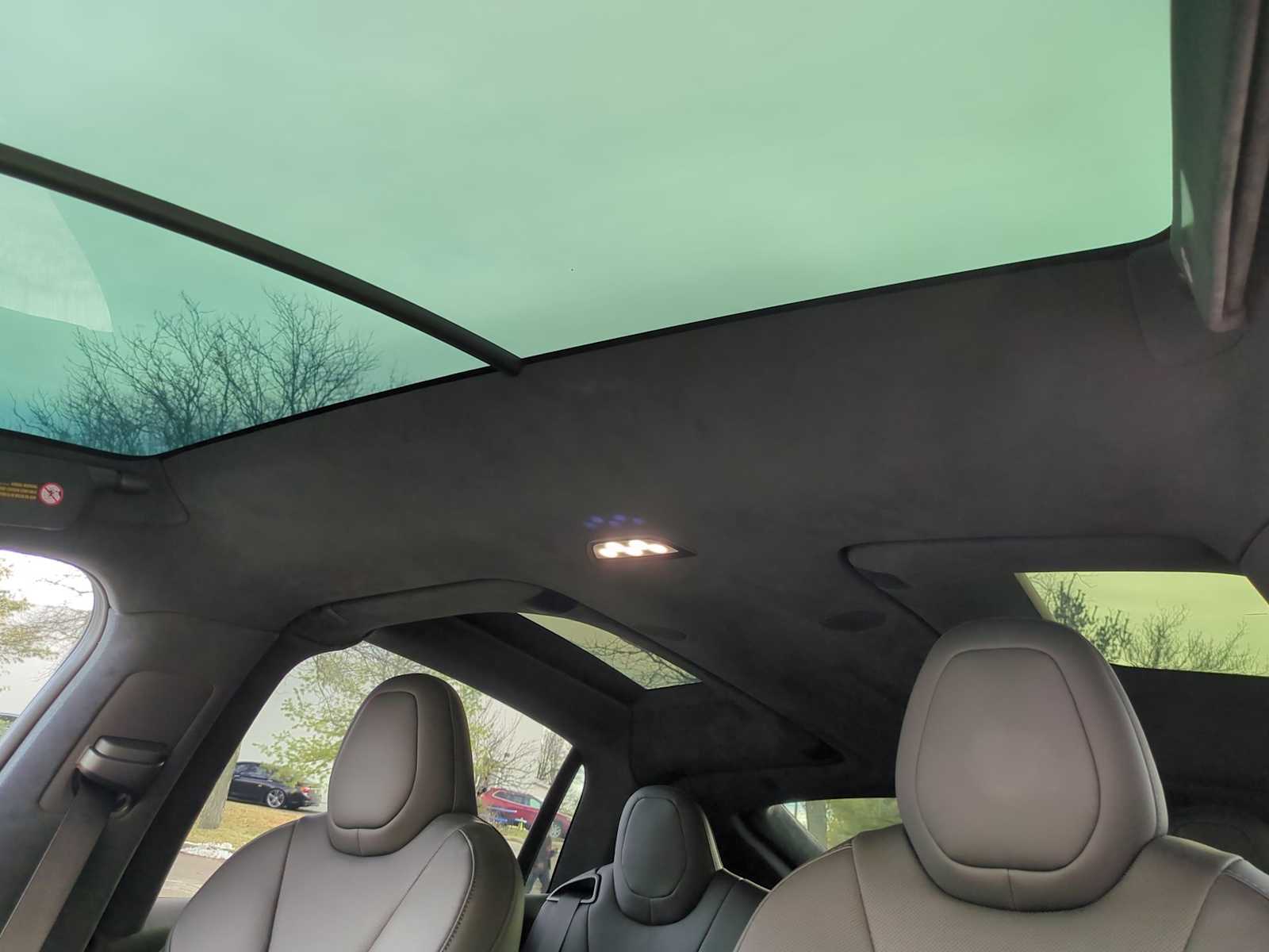 Thumbnail: 2022 Tesla Model X - 19