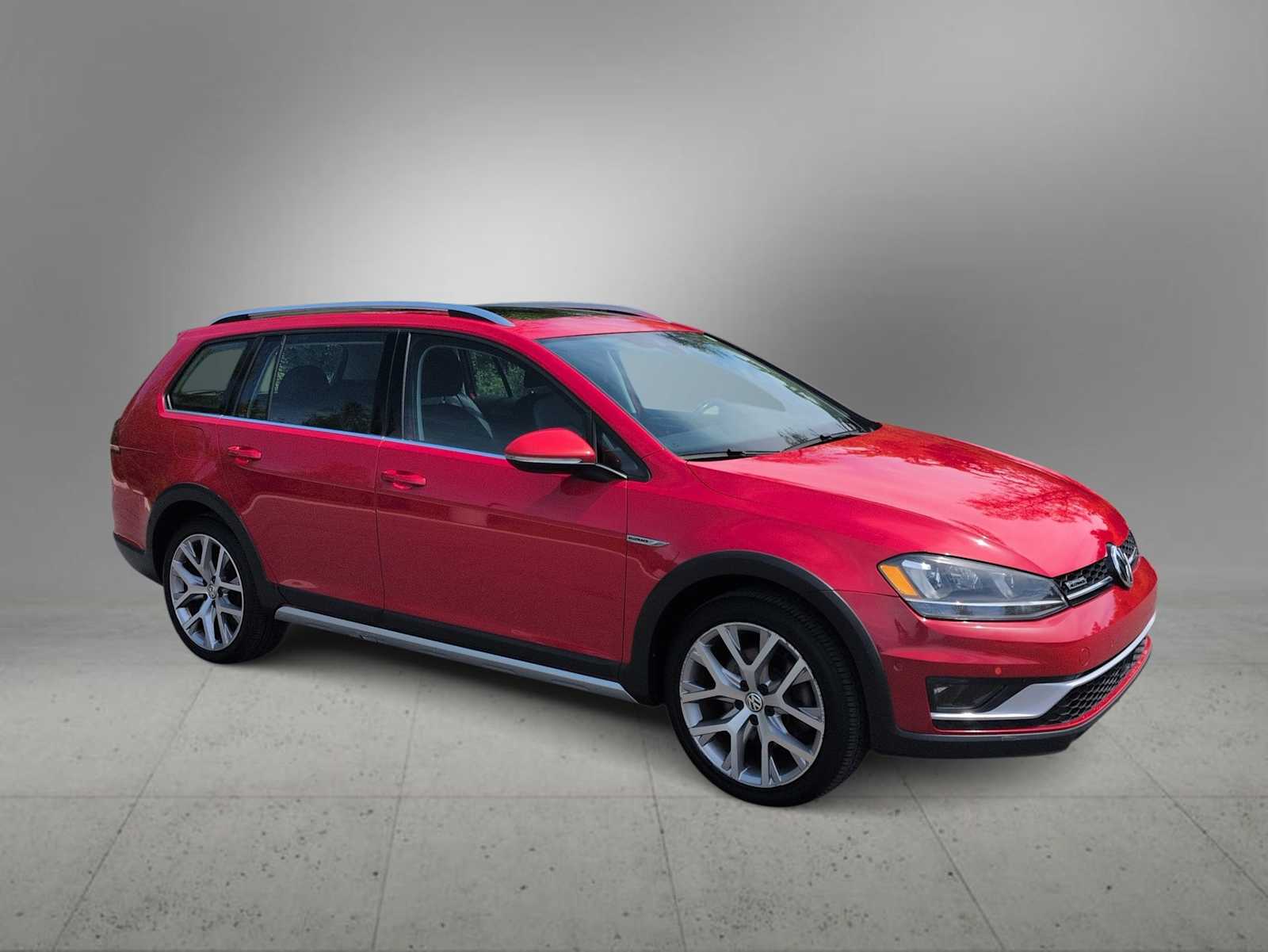 Thumbnail: 2017 Volkswagen Golf - 2