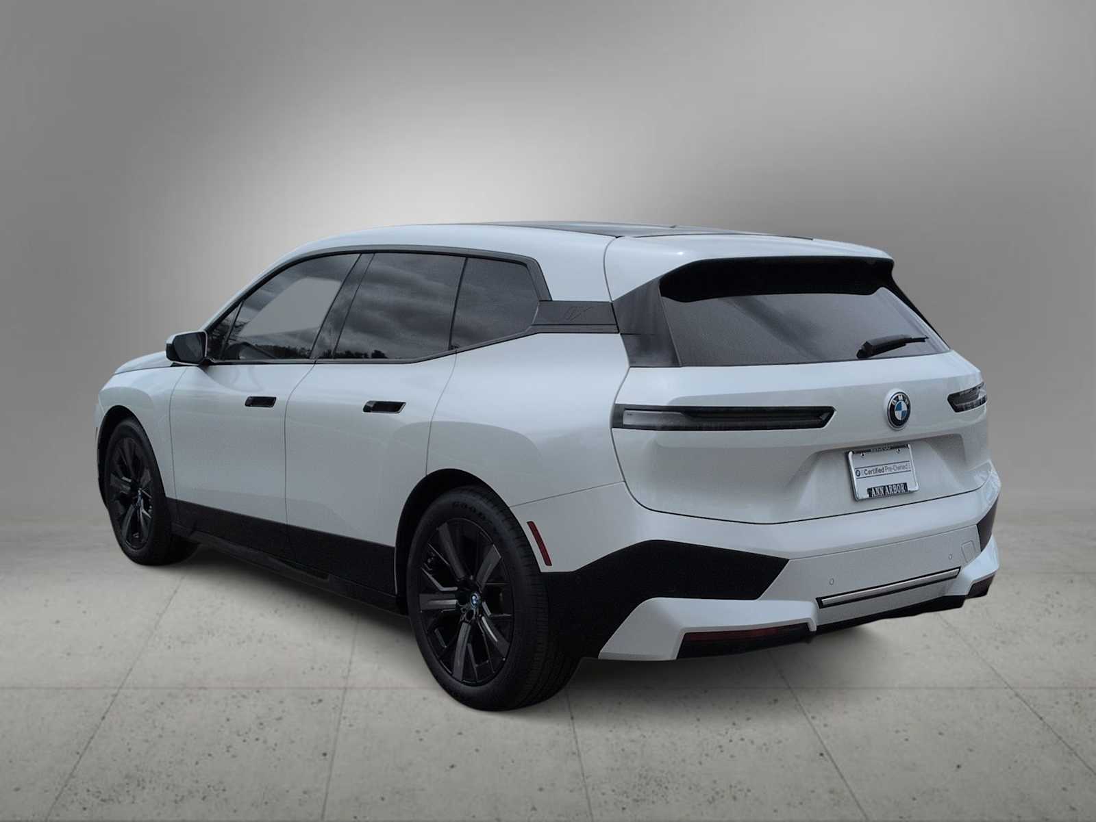 Thumbnail: 2023 BMW iX - 6