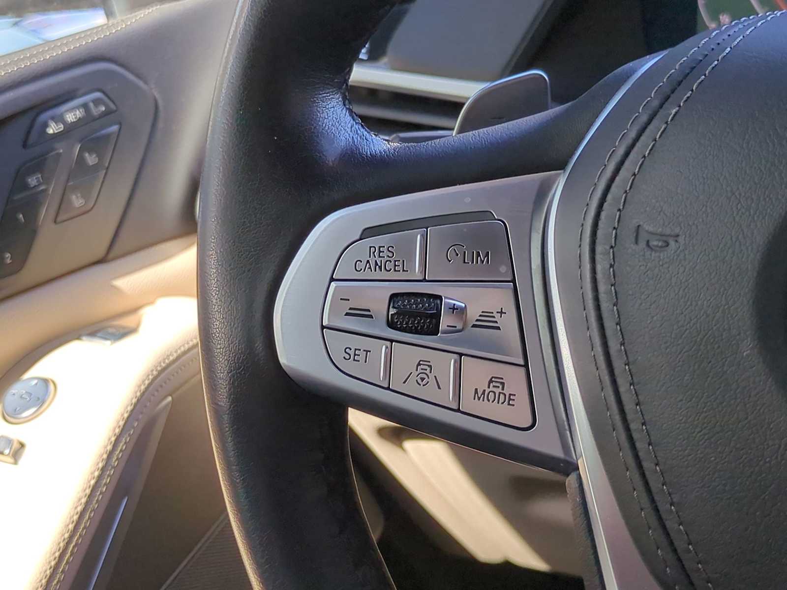 Thumbnail: 2022 BMW X7 - 25