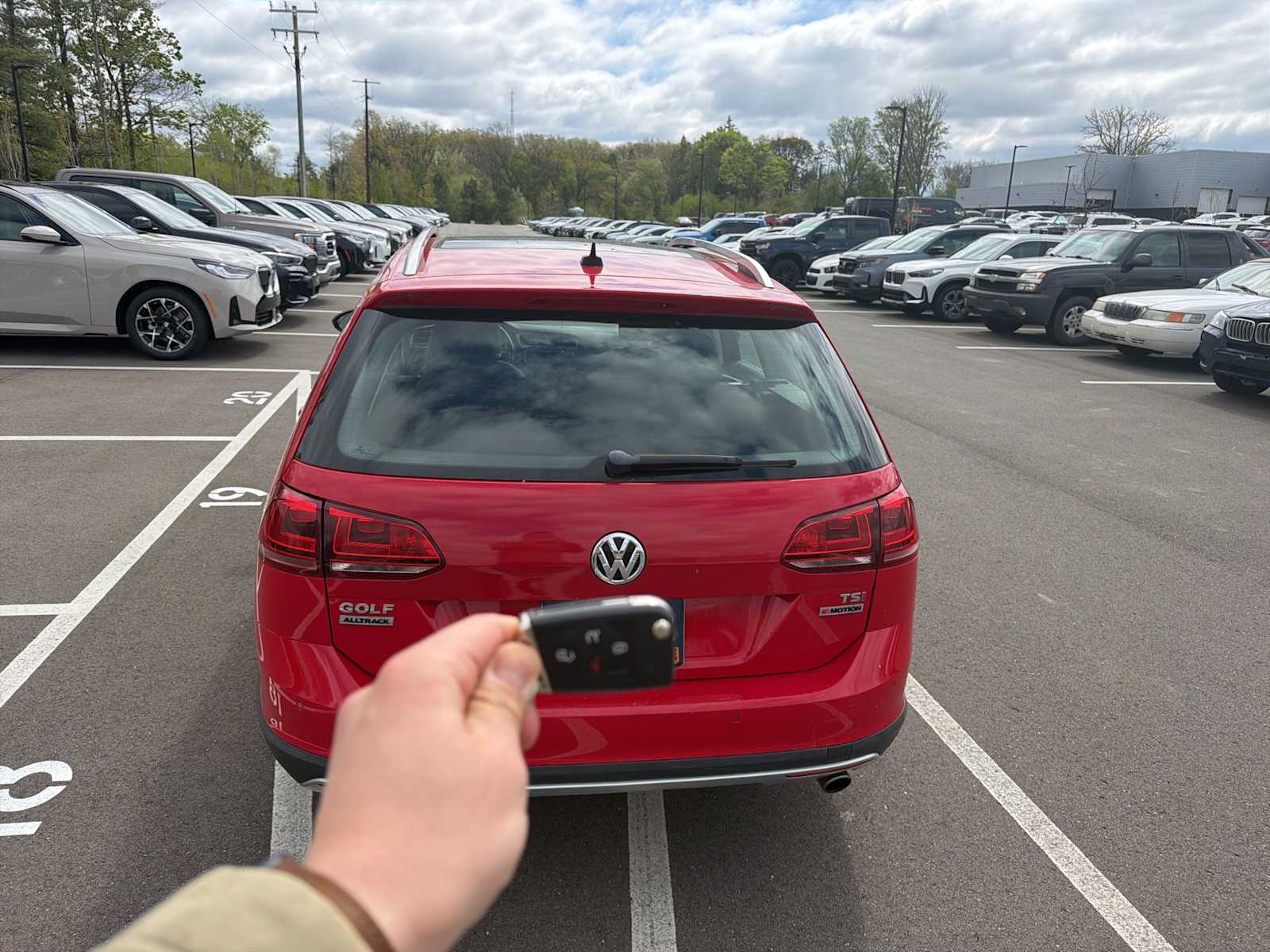 Thumbnail: 2017 Volkswagen Golf - 8