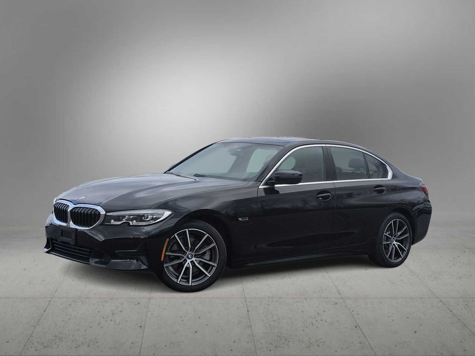 Thumbnail: 2022 BMW 3 Series - 1