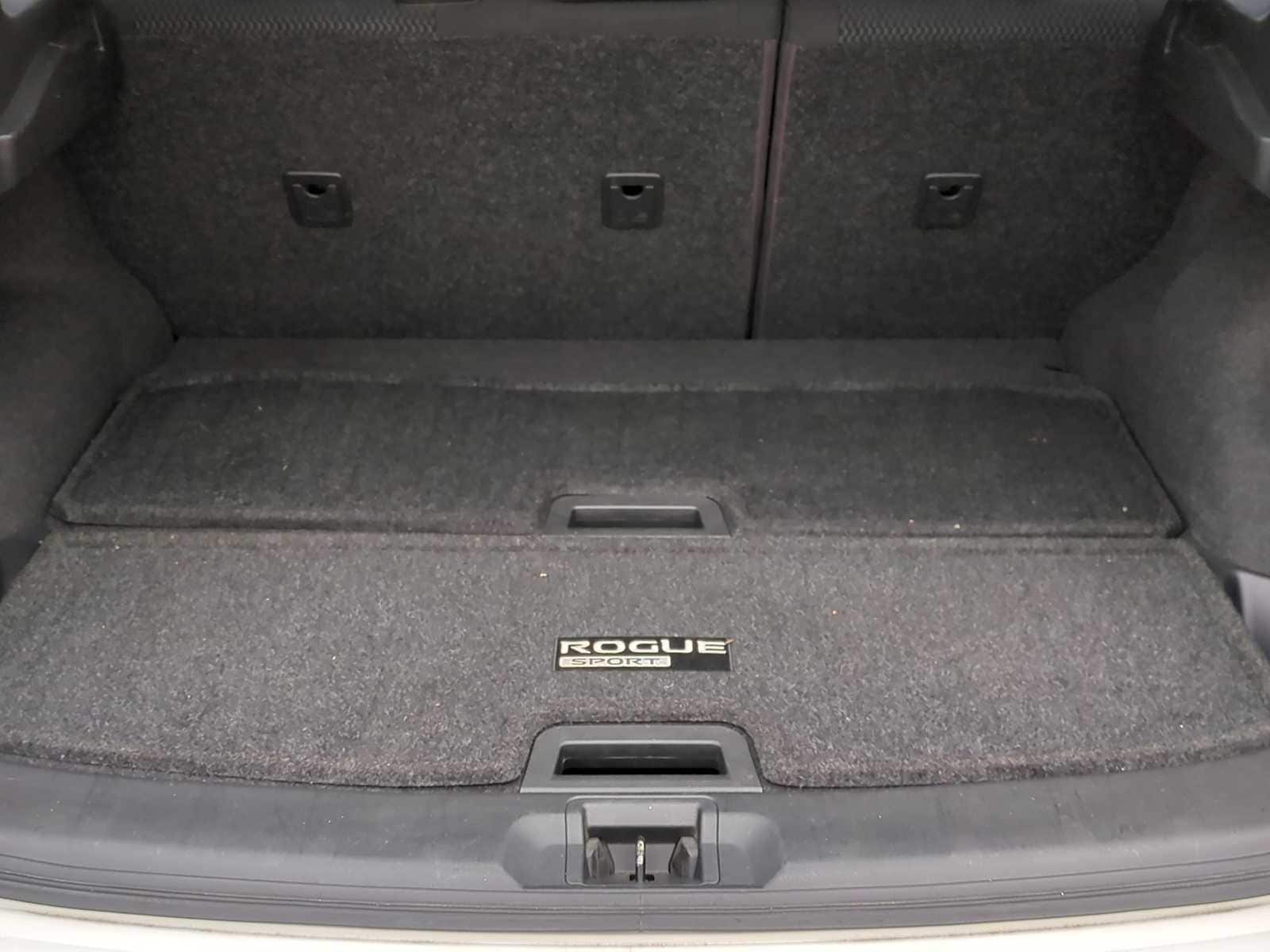 Thumbnail: 2019 Nissan Rogue Sport - 33