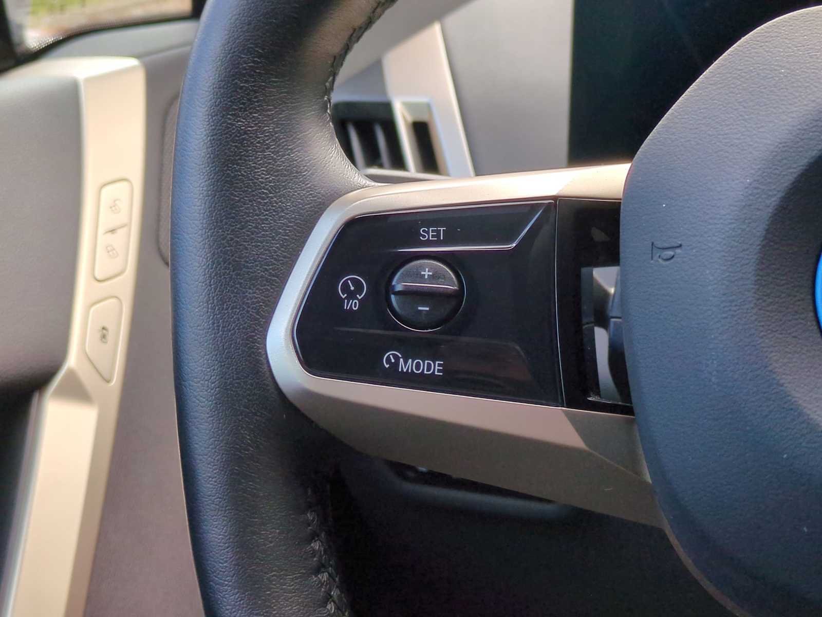 Thumbnail: 2025 BMW iX - 25