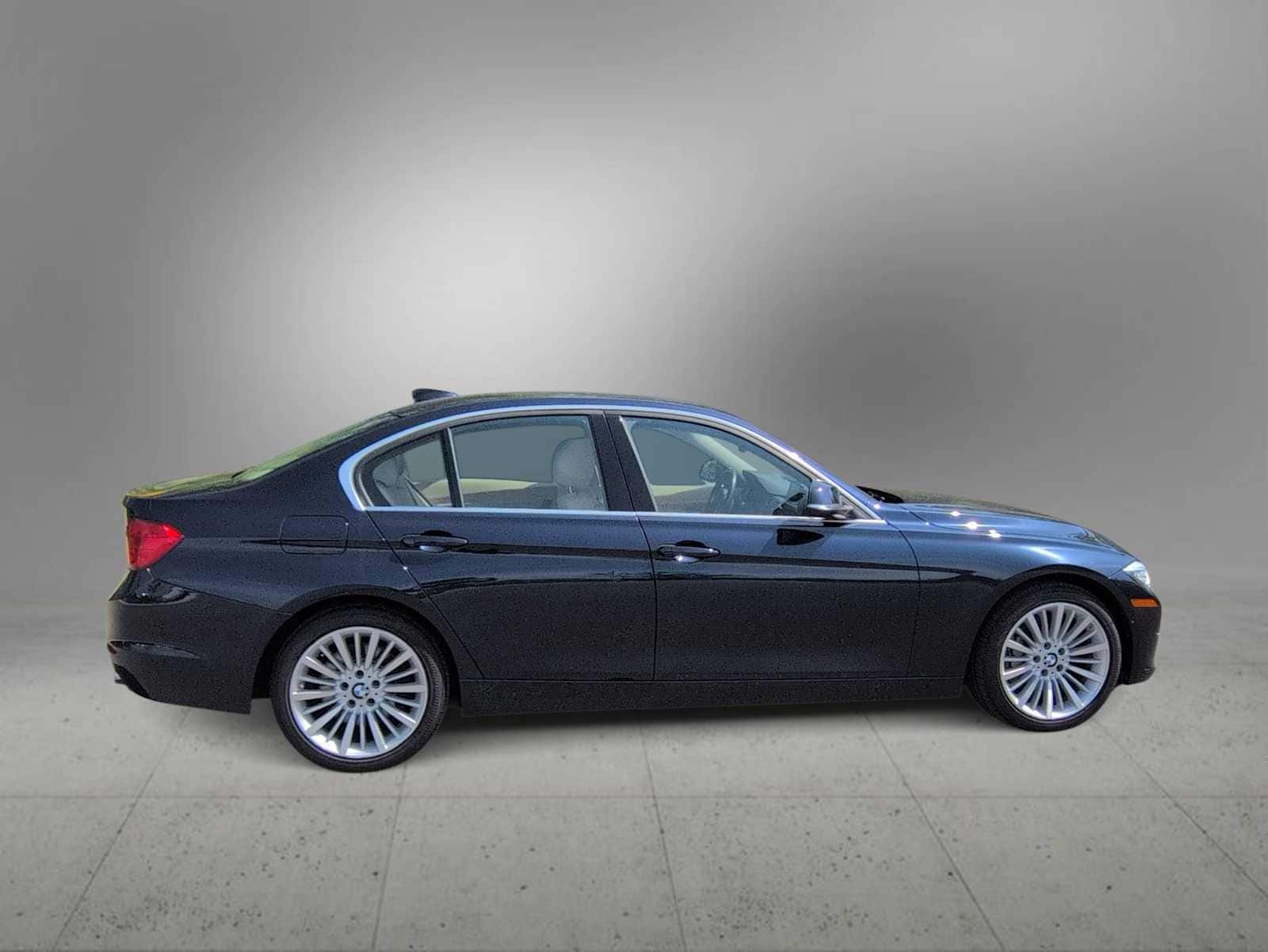 Thumbnail: 2013 BMW 3 Series - 9