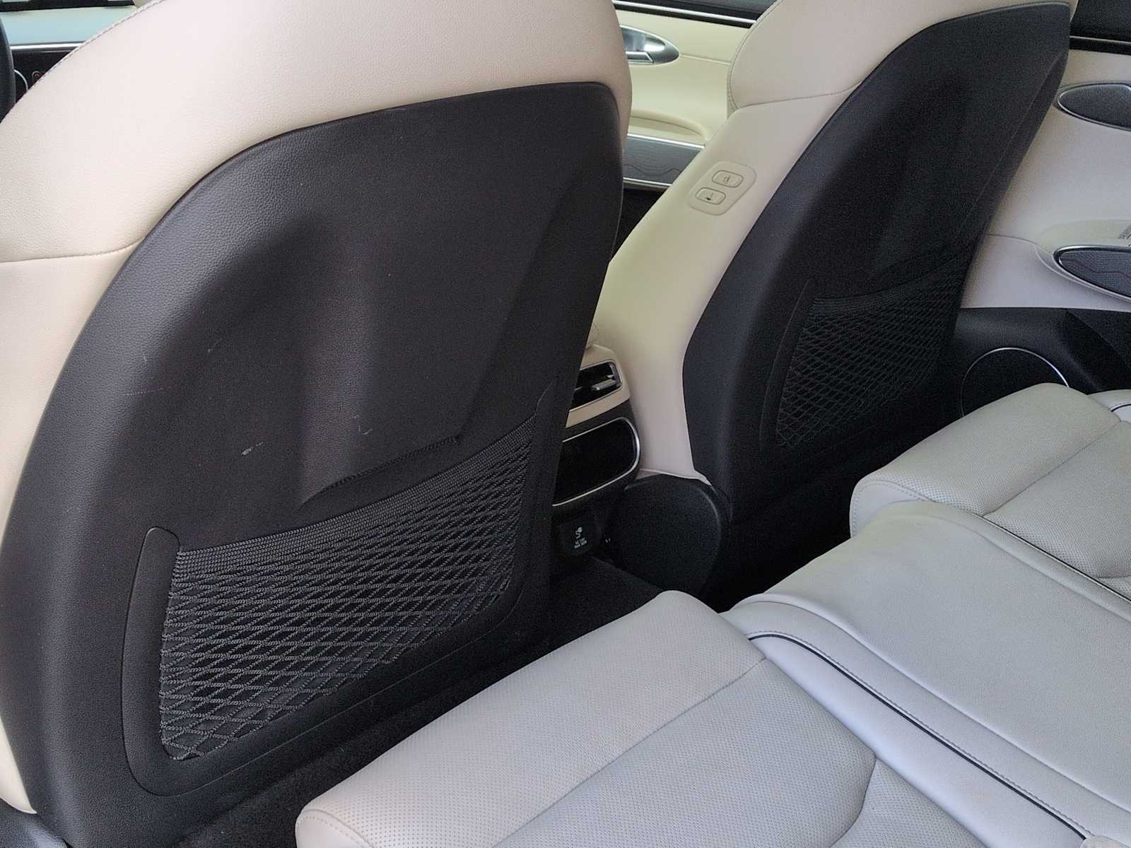 Thumbnail: 2022 Genesis GV70 - 17