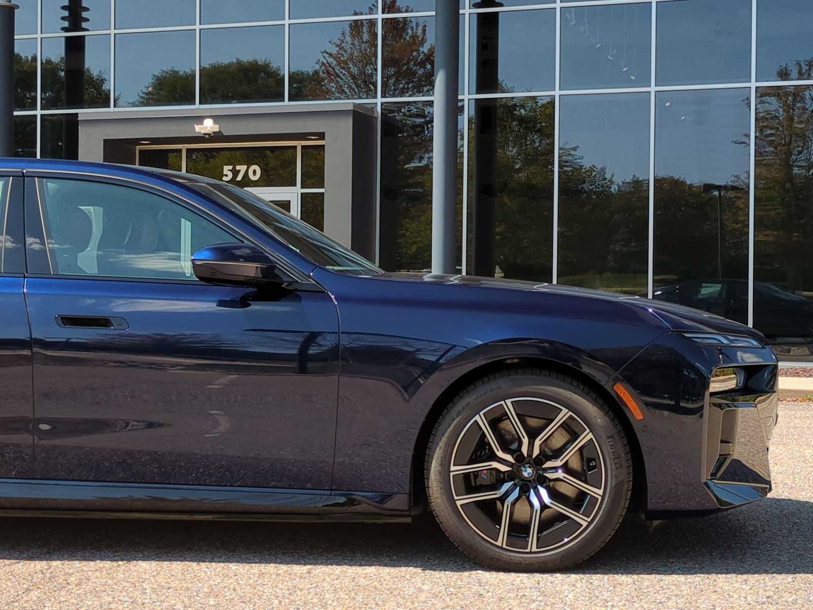 Thumbnail: 2026 BMW i7 - 38