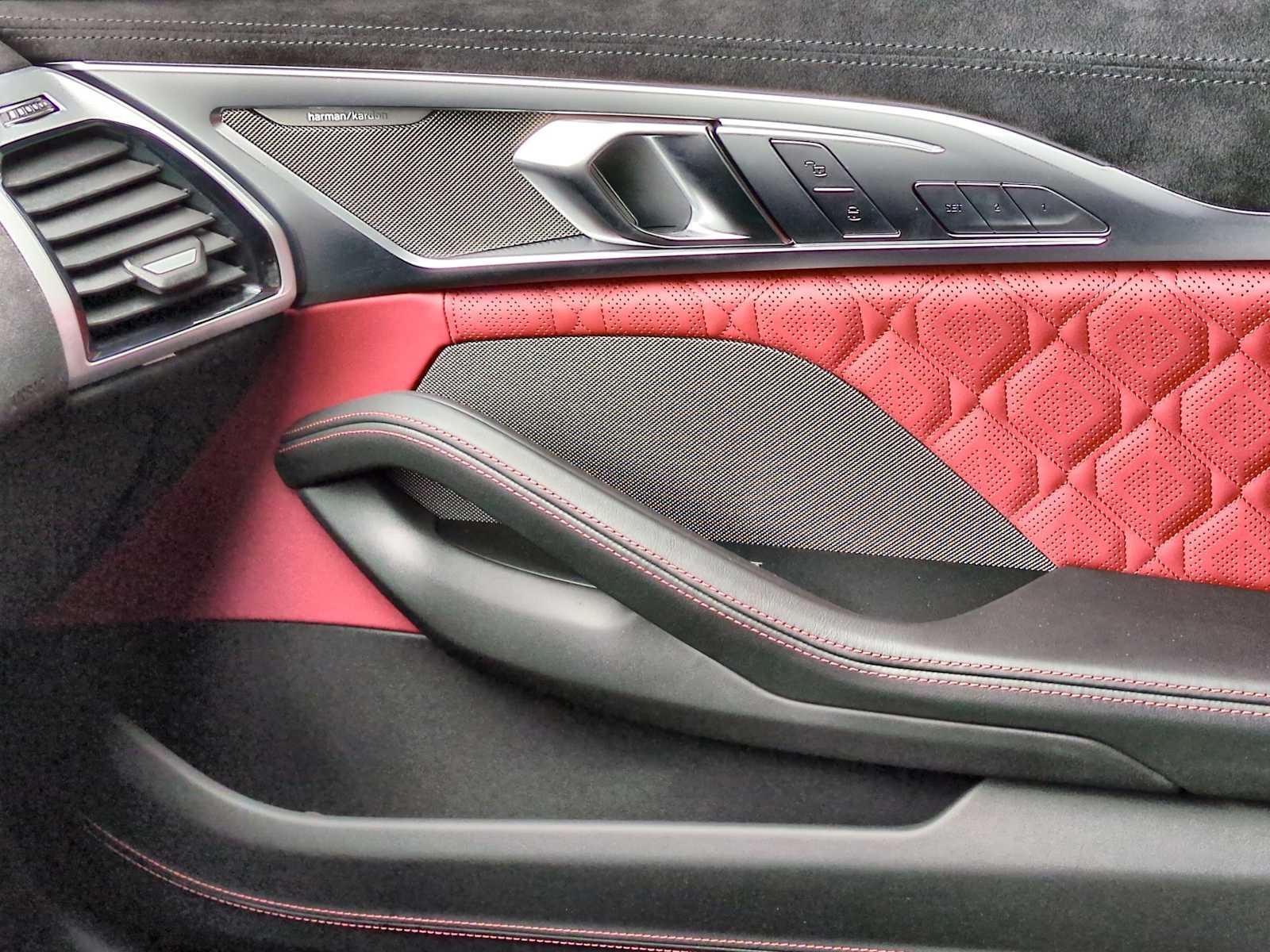 Thumbnail: 2025 BMW M8 - 35