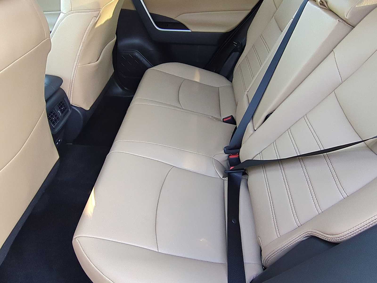 Thumbnail: 2023 Toyota RAV4 - 21