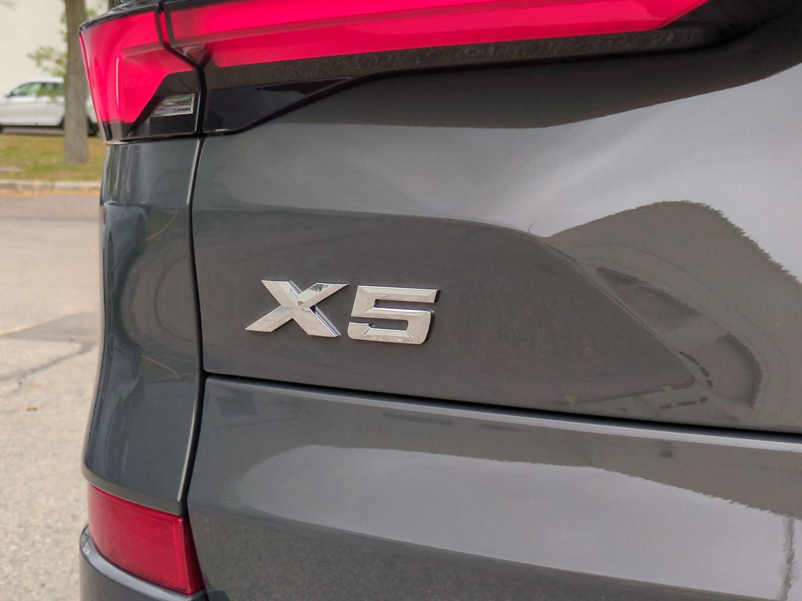 Thumbnail: 2026 BMW X5 - 13