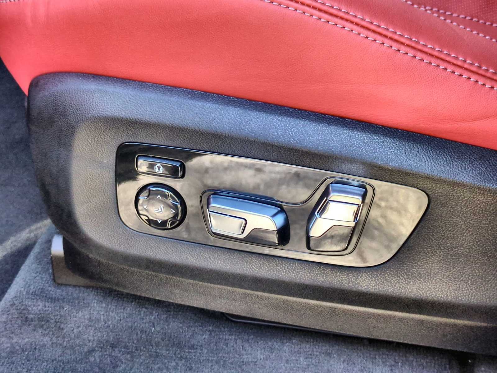 Thumbnail: 2026 BMW X5 - 17