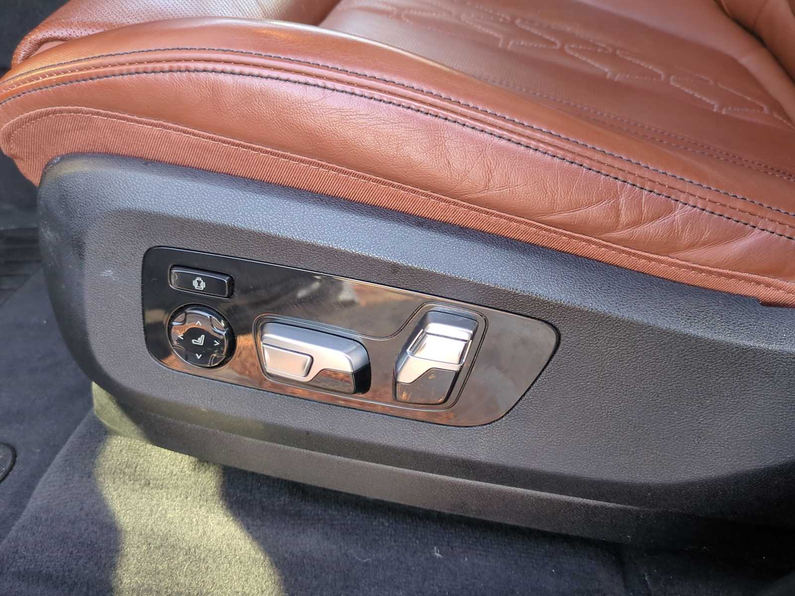 Thumbnail: 2020 BMW X7 - 18