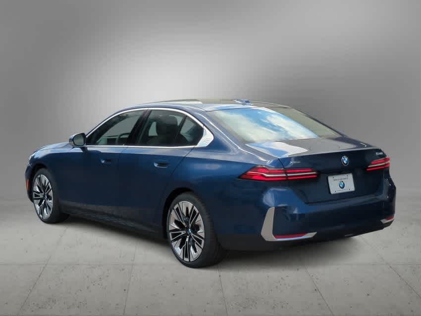 Thumbnail: 2026 BMW 5 Series - 6