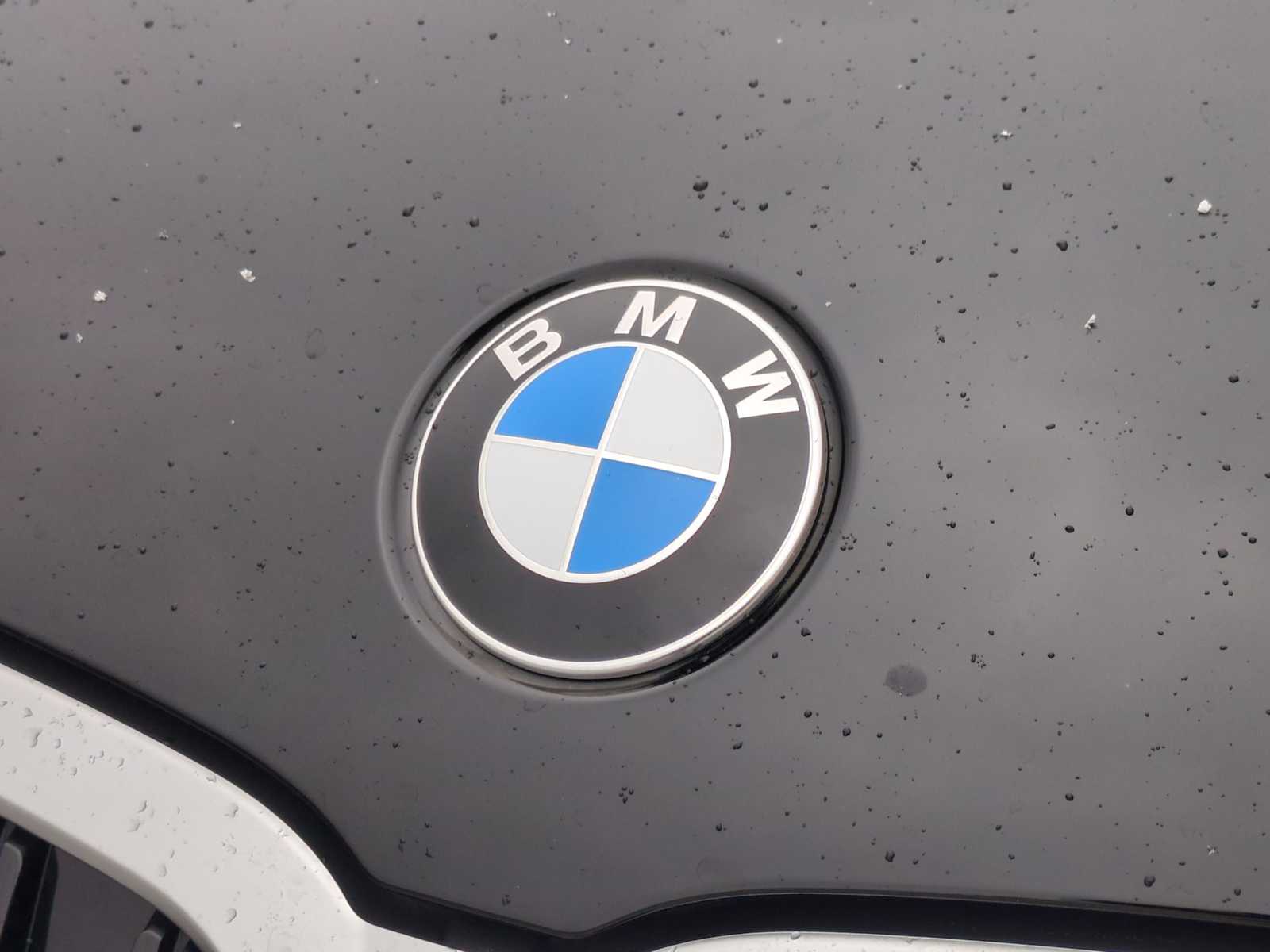 2026 BMW 3 Series 330i - Photo 12