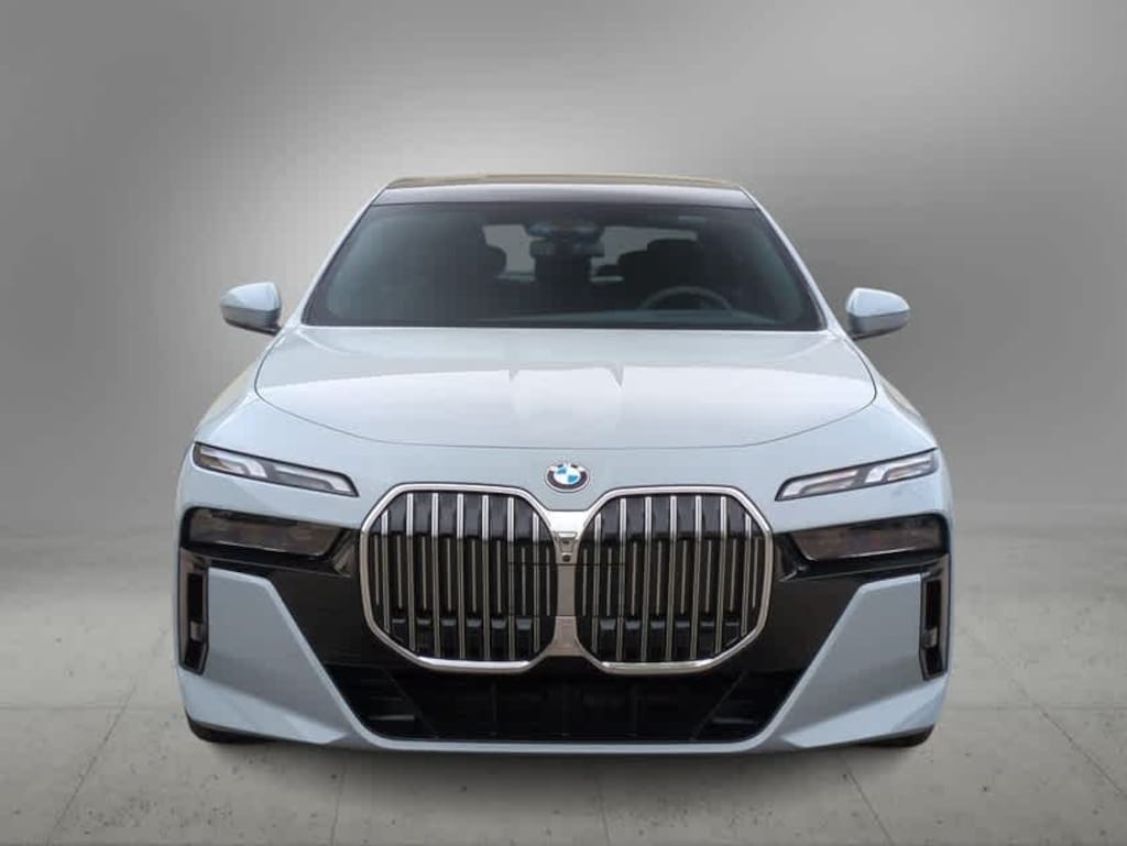 New 2025 BMW 740i xDrive Sedan