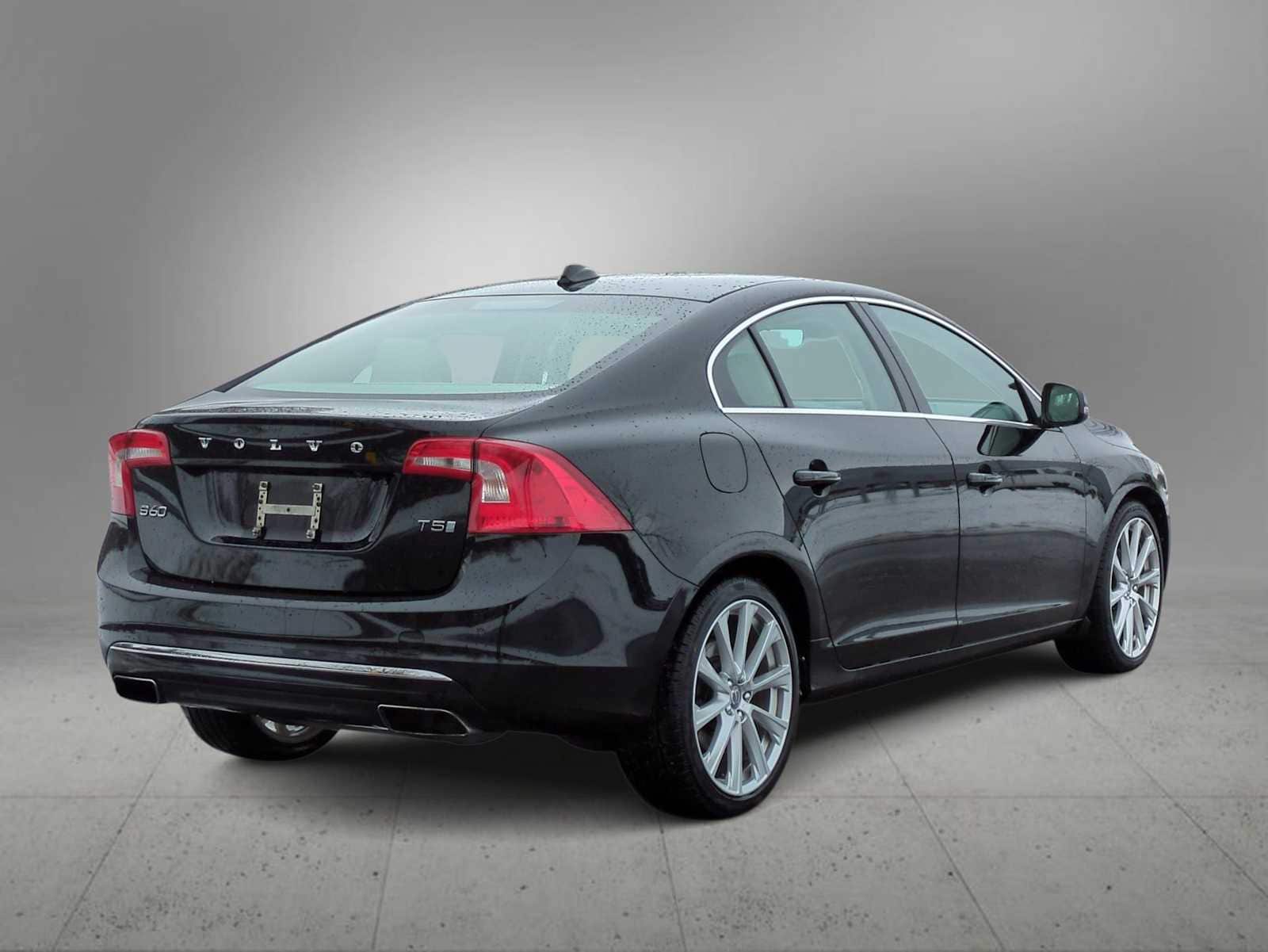 Thumbnail: 2016 Volvo S60 - 8
