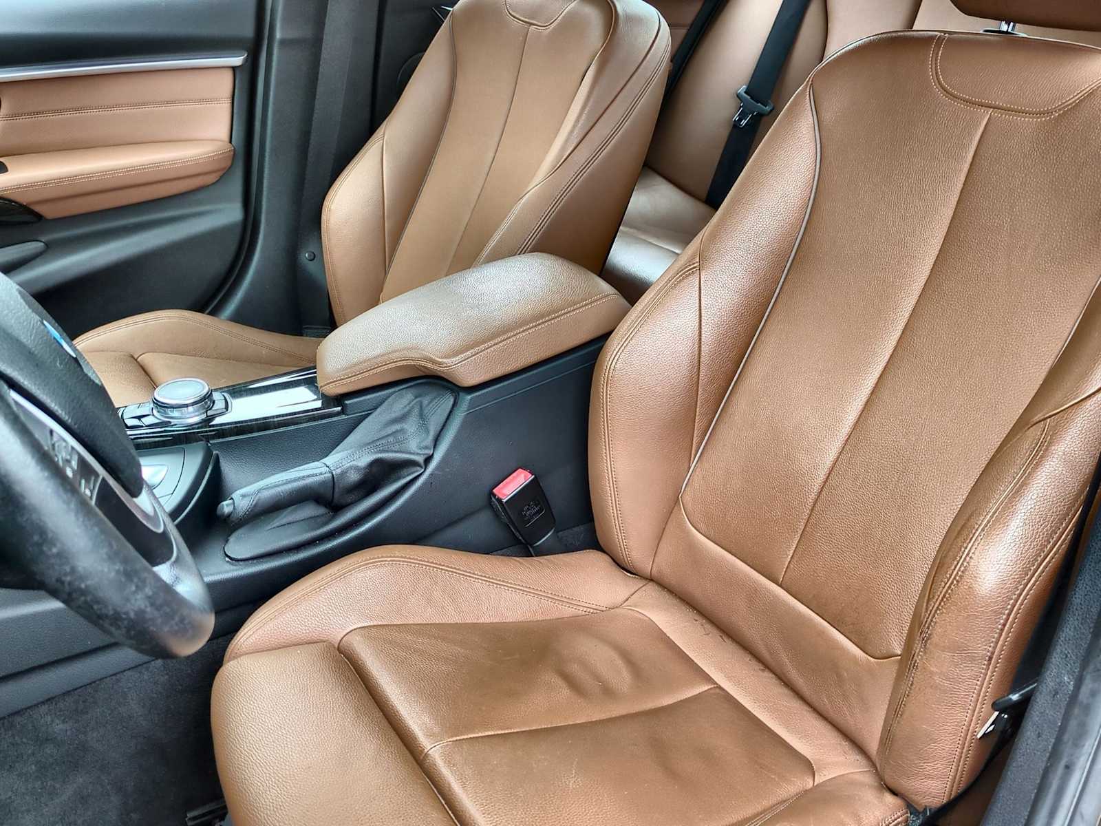 Thumbnail: 2016 BMW 3 Series - 16