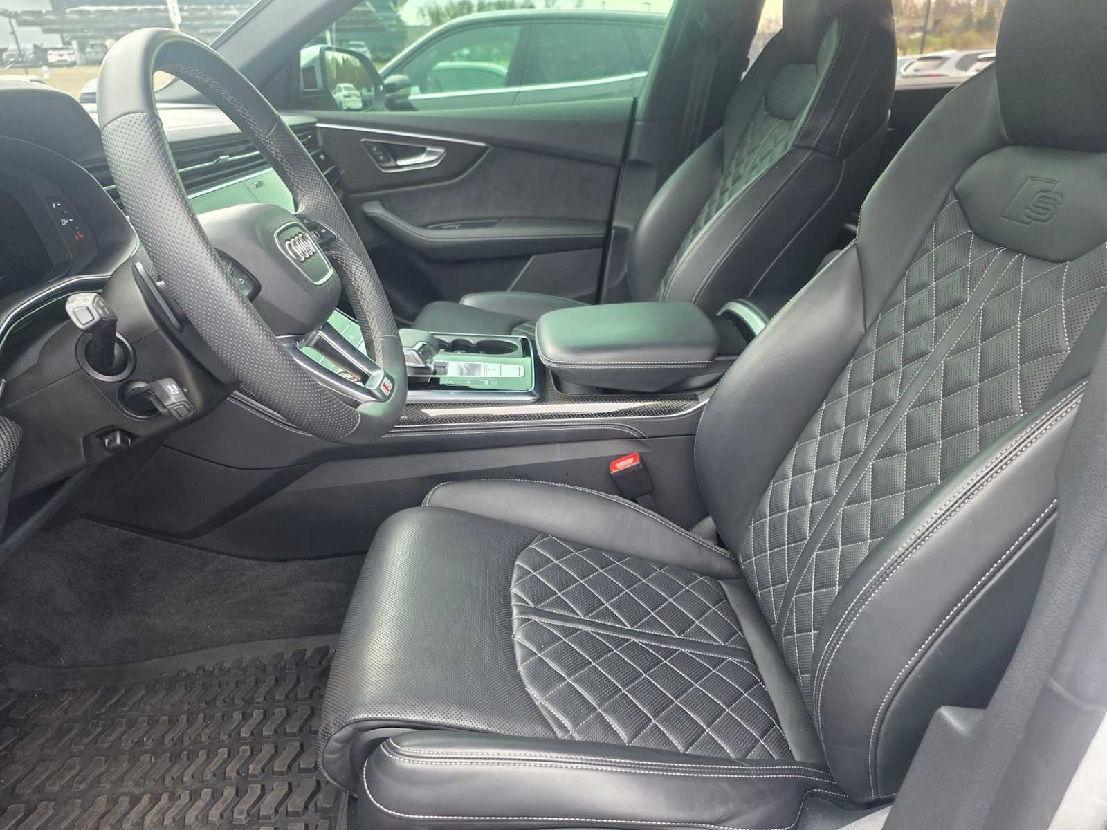 Thumbnail: 2023 Audi SQ8 - 14