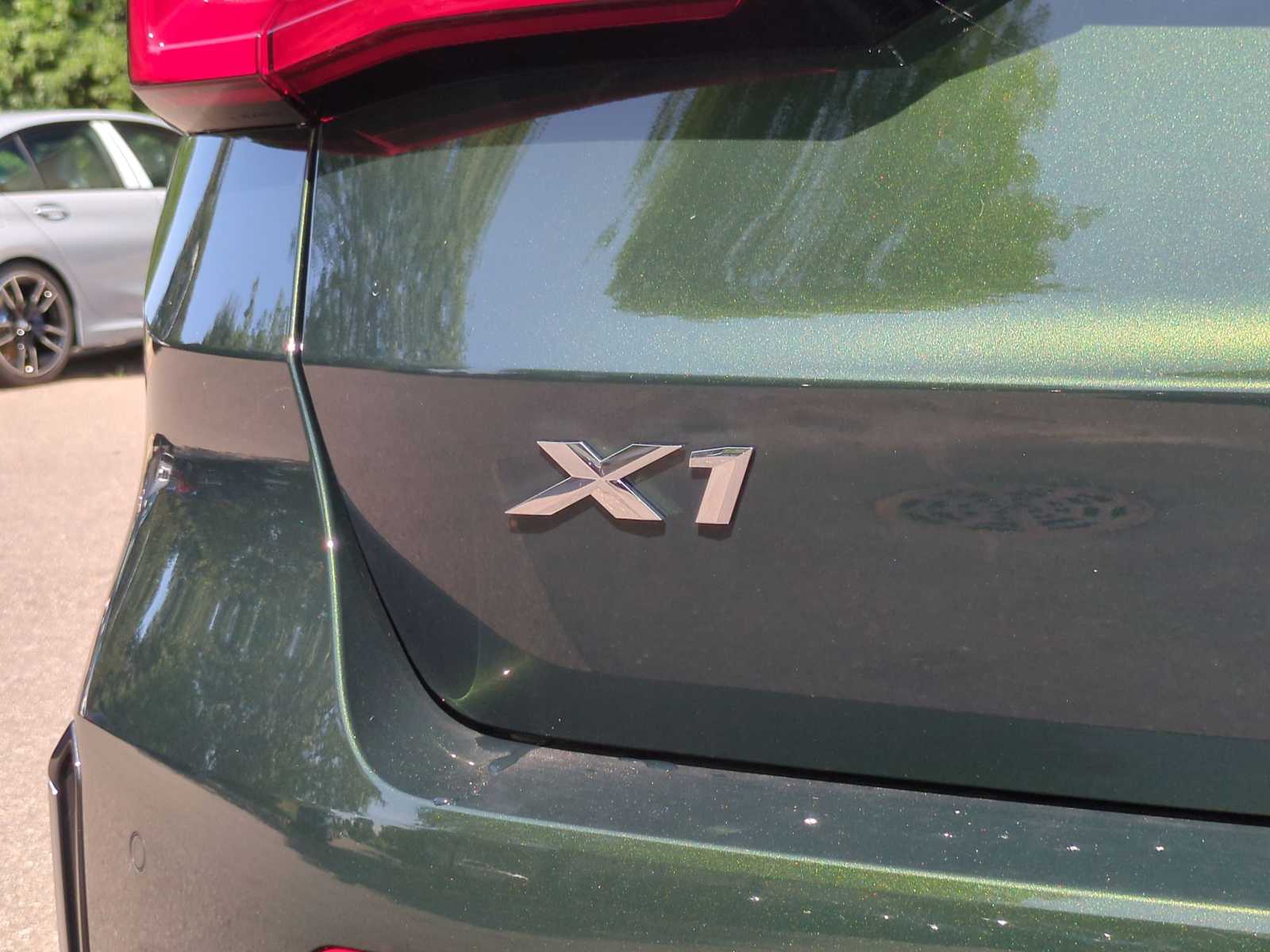 Thumbnail: 2025 BMW X1 - 13