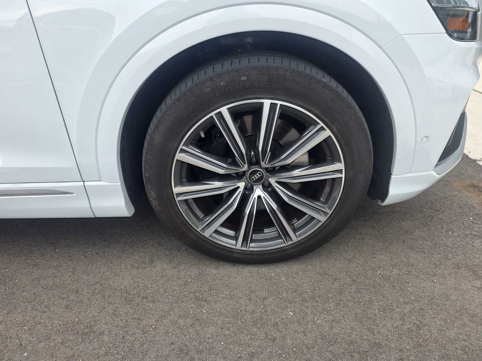 Thumbnail: 2023 Audi SQ8 - 12